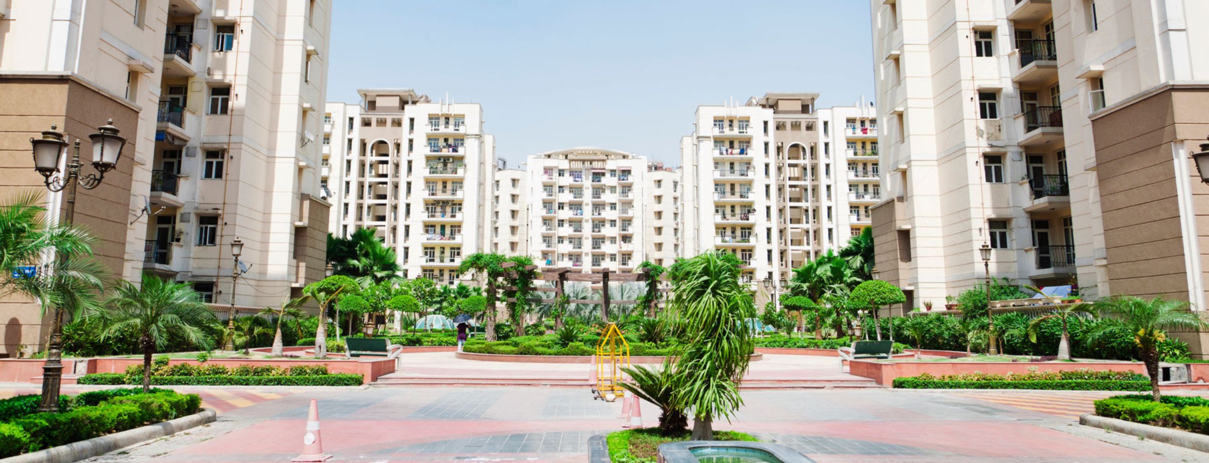 What is the meaning of apartment complex